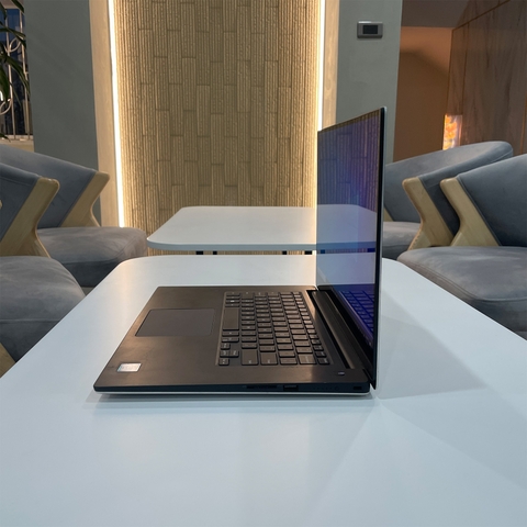 Laptop cũ Dell XPS 9560 (i5-7300HQ | RAM 8GB | SSD 256GB | NVIDIA GTX 1050 | 15.6 inch 4K Touch)