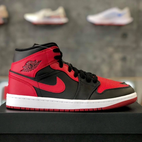 NIKE AIR JORDAN 1 MID 'BANNED' - 554724 074