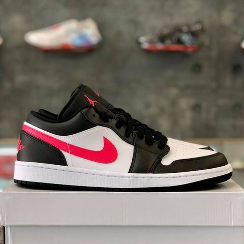 NIKE AIR JORDAN 1 LOW 'BLACK SIREN RED' - DC0774004