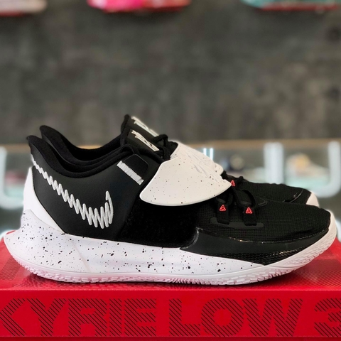 NIKE KYRIE LOW 3 'TEAM BLACK WHITE' - CW6228 003