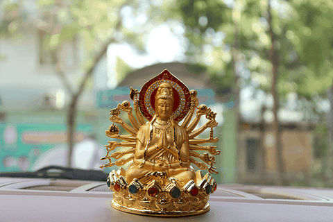 Những lưu ý cơ bản khi đặt tượng Phật trên xe ô tô