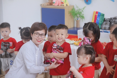 Tháng 2, Tuần 1, NBTN  - Ngày tết vui vẻ của bé.