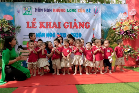 Tháng 3, Tuần 2 NBTN  - Gà con, vịt con