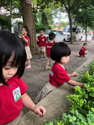 Tháng 4, Tuần 3 LQVT Dạy trẻ xem lịch