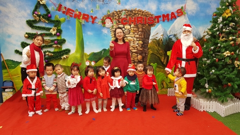 Tháng 1, Tuần 1 LQVT Củng cố đếm đến 4, nhận biết chữ số 4