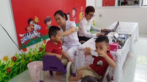 KHÁM SỨC KHỎE ĐỊNH KỲ CHO TRẺ NĂM HỌC 2018 - 2019