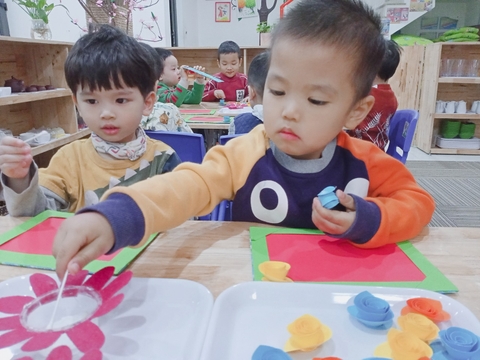 Tháng 1, Tuần 1 LQVT So sánh số lượng hai nhóm đối tượng trong phạm vi 10