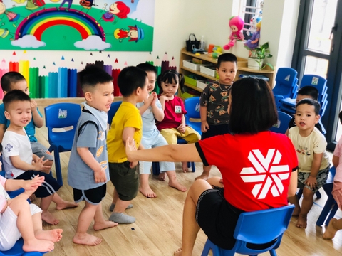 Tháng 3, Tuần 2 LQVH - Truyện: Kiến con đi ô tô