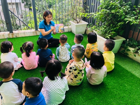 Tháng 12, Tuần 3 LQVT Tách 1 nhóm có 5 đối tượng thành 2 nhóm