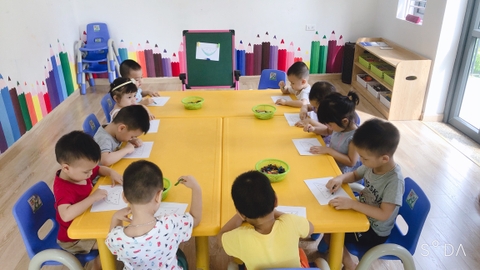 Tháng 1, Tuần 3 LQCC Tập tô chữ b, d, đ.