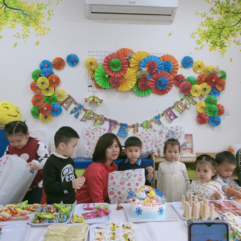 Tháng 12, Tuần 5, LQVT Đếm đến 10, nhận biết nhóm có 10 đối tượng, nhận biết chữ số 10