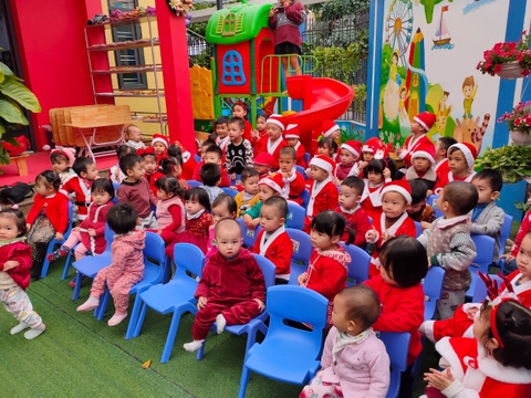 Tháng 12 - Tuần 3: LQVH Truyện Ông già Noel