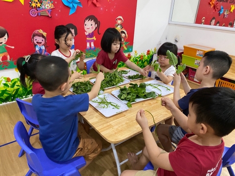 Tháng 10, Tuần 3: LQVT  Đếm đến 3, nhận biết nhóm có 3 đối tượng, nhận biết số 3.