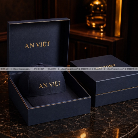 In Hộp Đựng Mũ Nón - Tôn Sản Phẩm, In Logo Shop Thời Trang