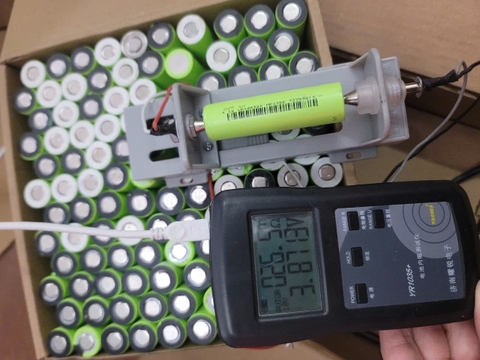 Pin  Lishen  LS 18650 Dung lượng  2400-2600ma nội trở 22-26mΩ xả 3C pin tháo khối 1.5%