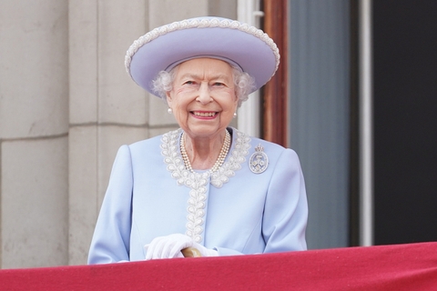 NỮ HOÀNG ANH ELIZABETH II QUA ĐỜI