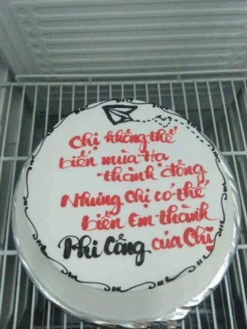 Bánh kem tặng chàng phi công với lời chúc không đụng hàng