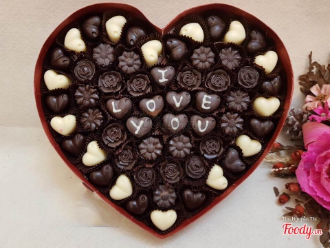 Thị trường quà tặng Valentine Các mẫu hoa và socola lạ thu hút khách baotintucvn