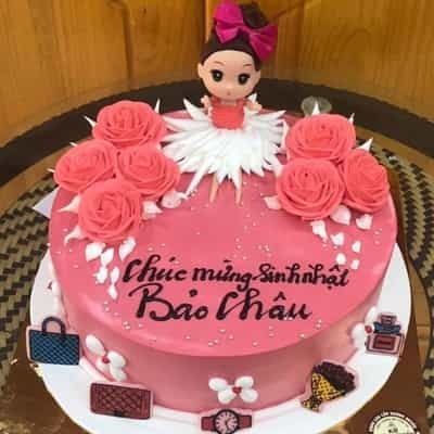 Ngồi giữa vườn hoa