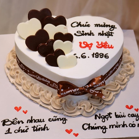 [BAK3754] Bánh kem sinh nhật vợ chồng màu trắng cắm tim socola ngọt ngào