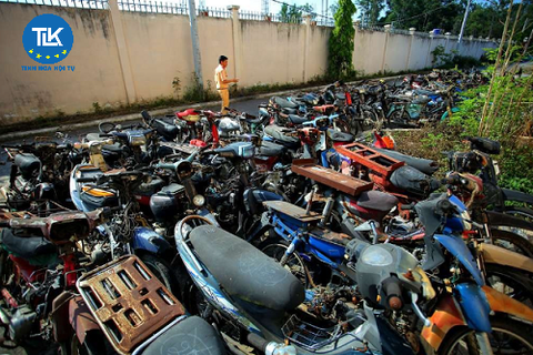 VI PHẠM GIAO THÔNG NHƯNG BỎ LẠI XE, KHÔNG NỘP PHẠT CÓ BỊ CƯỠNG CHẾ TRỪ LƯƠNG, TRỪ TRỰC TIẾP VÀO TÀI KHOẢN KHÔNG?