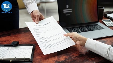 Thay đổi chức danh công việc có phải điều chỉnh Work Permit không? Quy định mới nhất tại Hà Nội