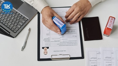 Chi phí & thời gian xin Giấy phép lao động (Work Permit) năm 2026 – Bảng phí chuẩn nhất