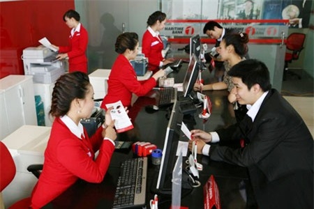 Đua giảm lãi suất 