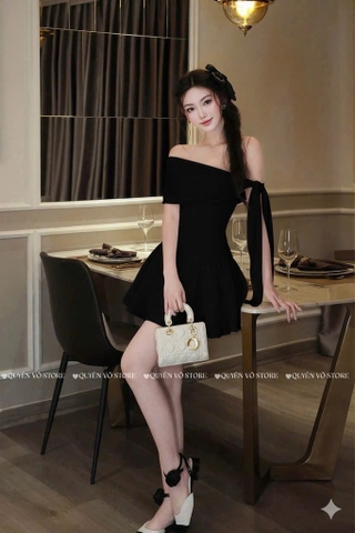 Đầm nhún lệch vai cột nơ - Đen