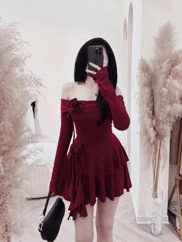 Đầm bẹt vai hai tầng đính hoa
