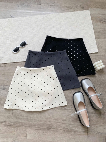 Chân váy chấm bi dáng A - Đen