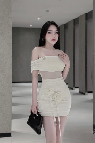 Đầm ôm body trễ vai phối lưới eo