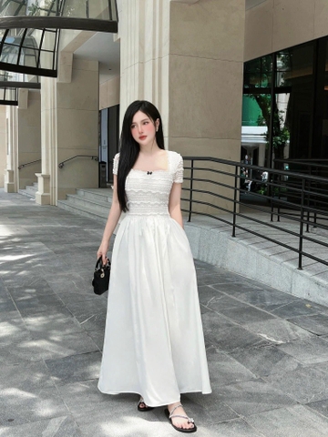 Đầm maxi cổ vuông trắng nơ đen