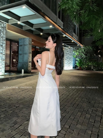 Đầm trắng đen dáng dài viền đá