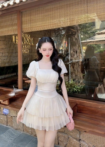 Đầm tơ đính đá ngực - Kem