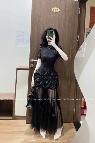 Đầm tay ngắn đuôi cá voan đính hoa - Đen