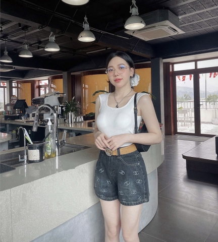 Quần jean đùi Chanel nhí - 2606 - Đậm