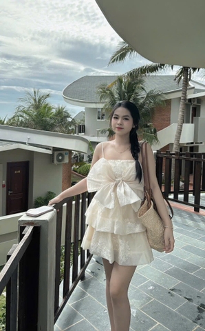 Đầm nude ren hoa nổi 2 dây ngực xoắn
