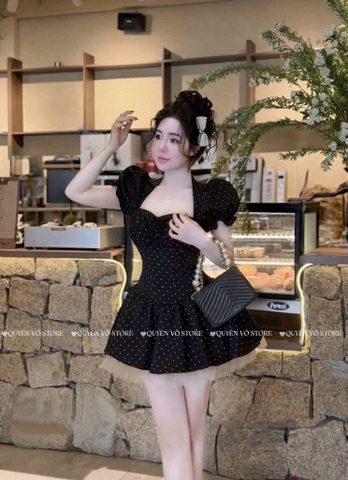 Đầm cổ vuông chấm bi - Đen