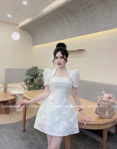 Đầm cổ vuông đính hoa ô