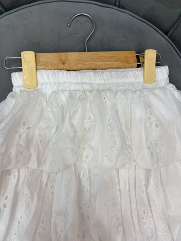 Chân váy tầng trắng