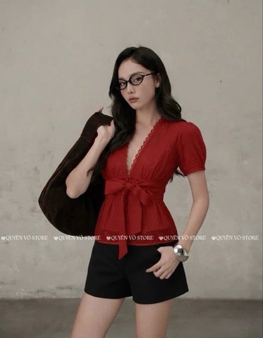 Set đỏ cổ V nơ ngực x short đen