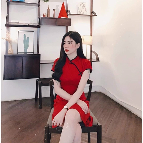 Đầm đỏ sườn sám cổ tàu