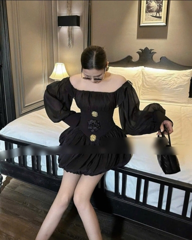 Đầm xòe phồng trễ vai tay dài - Đen