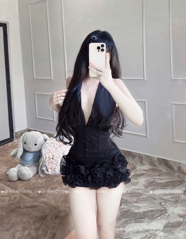 Set cổ yếm chân váy đính hoa - Đen