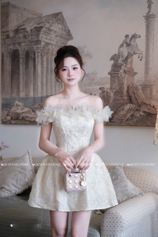Đầm trễ vai ren hoa nổi