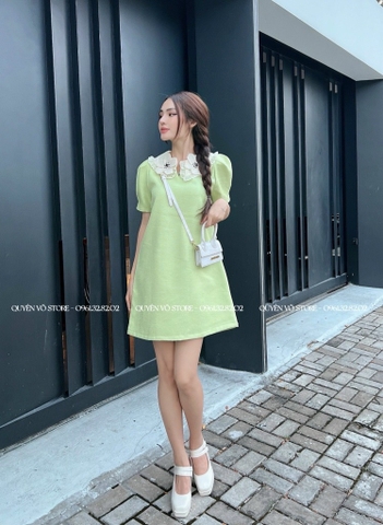 Đầm suông cổ bèo trắng đính hoa - M