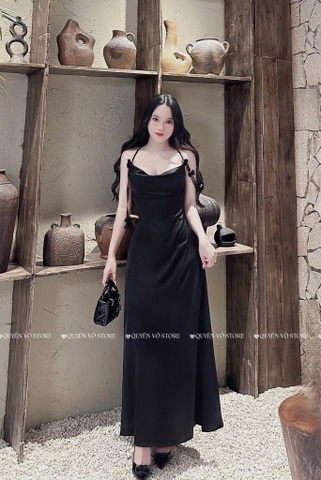 Đầm lụa cổ đỗ dây đính hoa - Đen