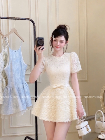 Đầm ren cổ tròn chân hoa hồng
