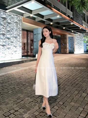 Đầm trắng đen dáng dài viền đá